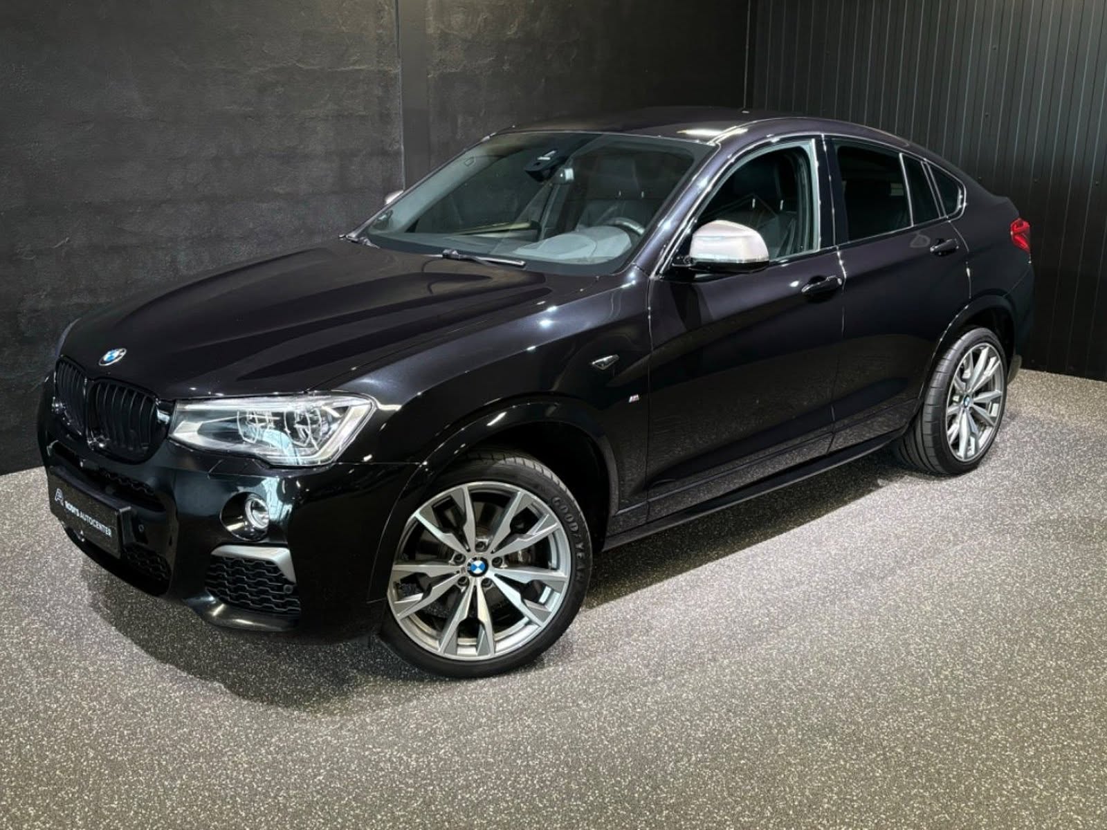 Sort BMW hos Rodi's Autocenter