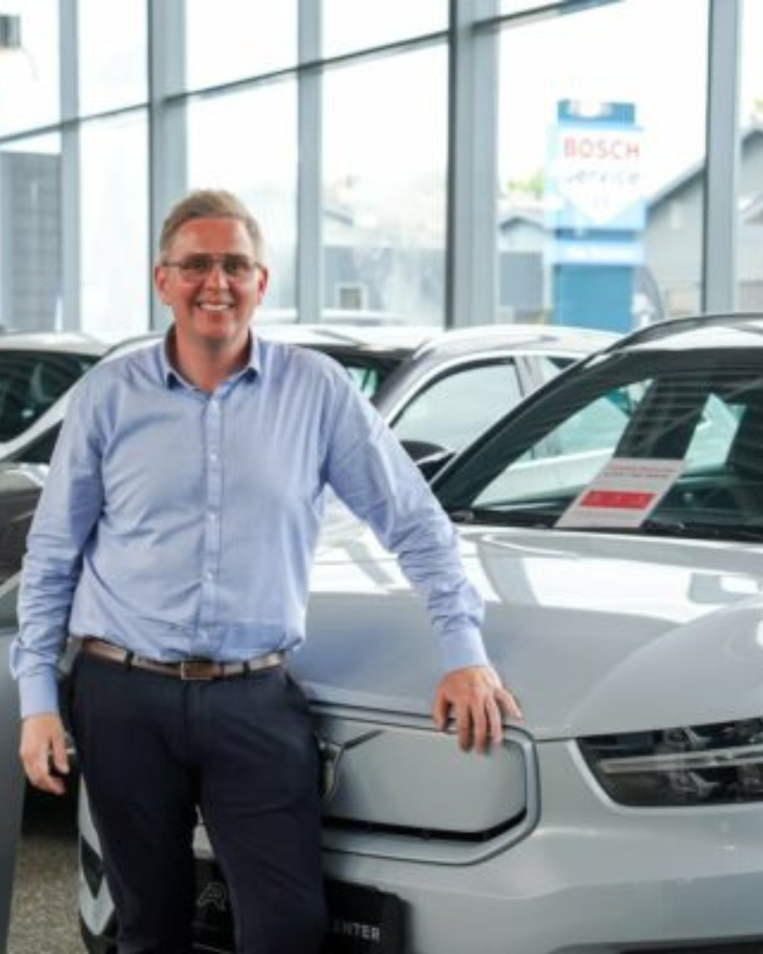 Jesper sælger hos Rodi's Autocenter