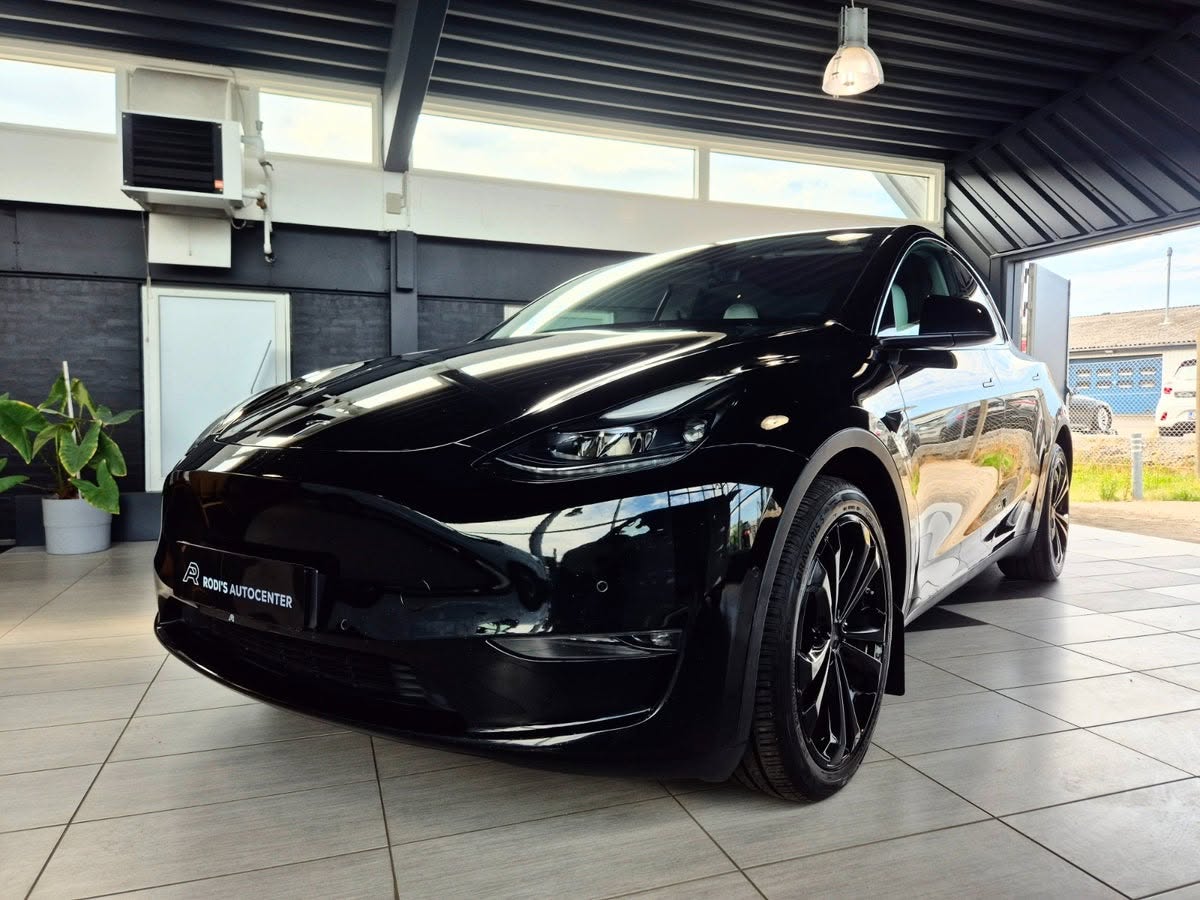 Sort Tesla hos Rodi's Autocenter